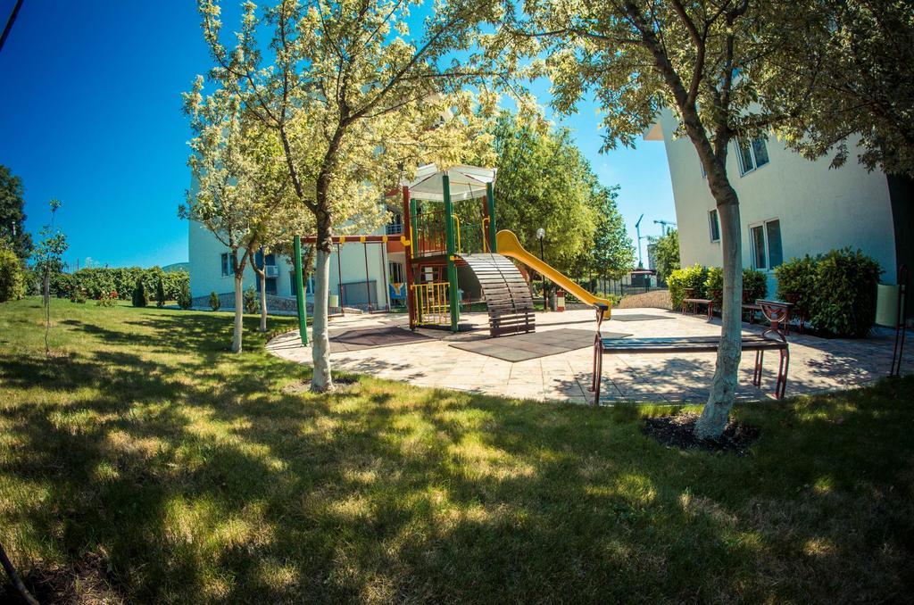 Gt Green Fort Beach Apartments Sunny Beach Eksteriør billede