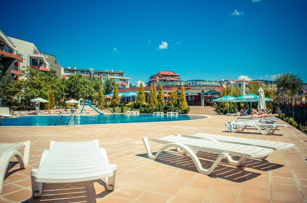Gt Green Fort Beach Apartments Sunny Beach Eksteriør billede
