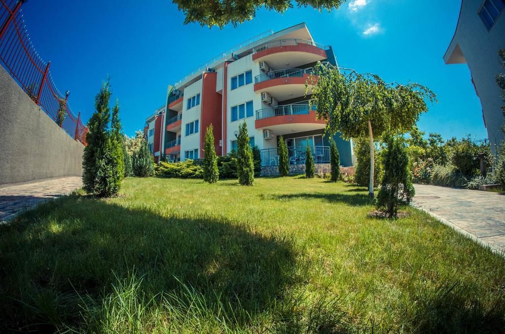 Gt Green Fort Beach Apartments Sunny Beach Eksteriør billede