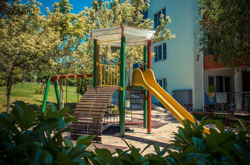 Gt Green Fort Beach Apartments Sunny Beach Eksteriør billede