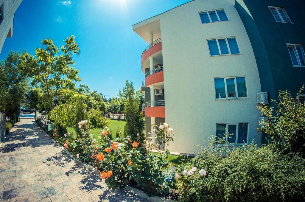 Gt Green Fort Beach Apartments Sunny Beach Eksteriør billede