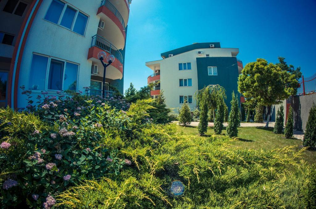 Gt Green Fort Beach Apartments Sunny Beach Eksteriør billede