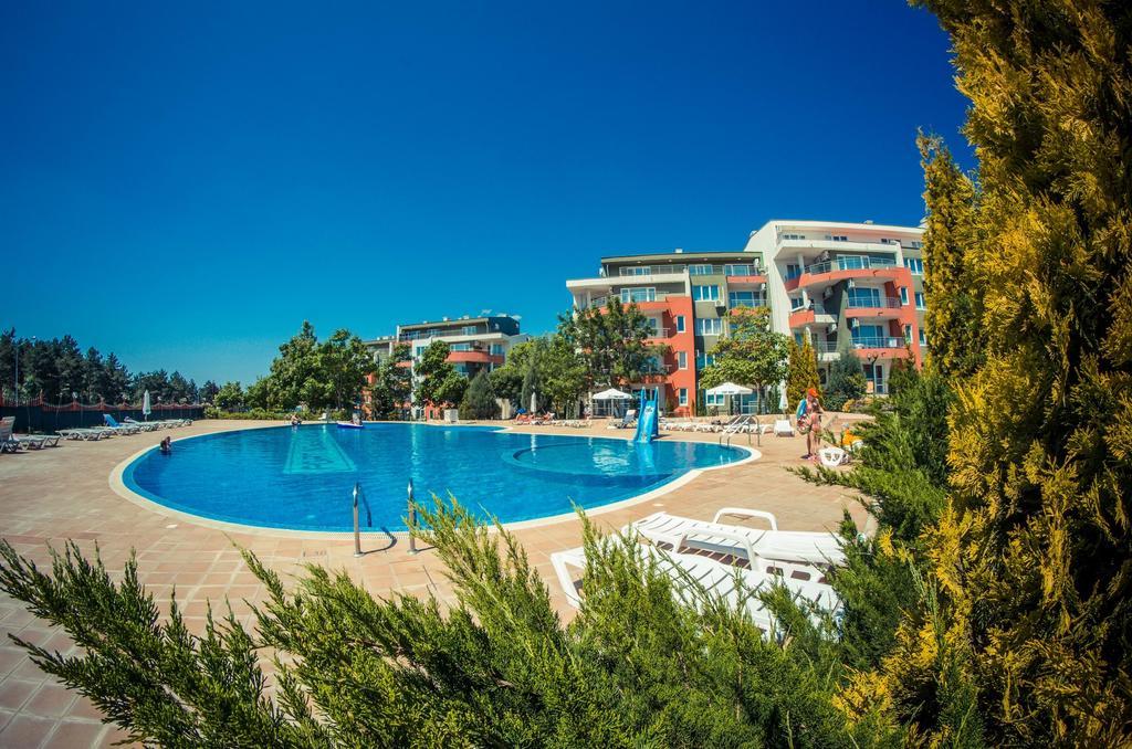 Gt Green Fort Beach Apartments Sunny Beach Eksteriør billede