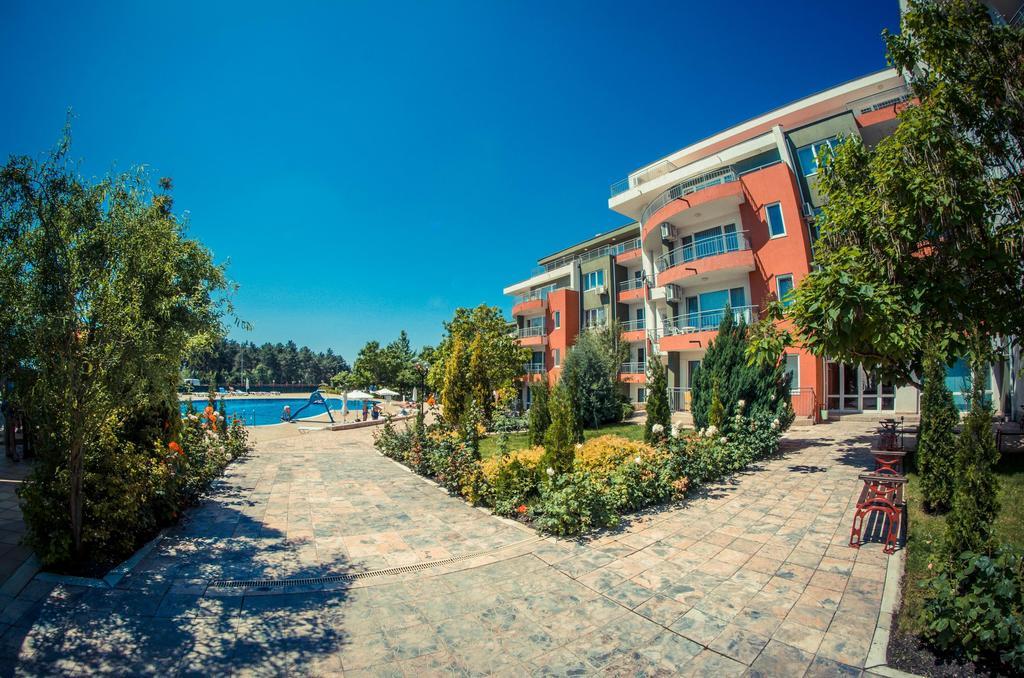 Gt Green Fort Beach Apartments Sunny Beach Eksteriør billede