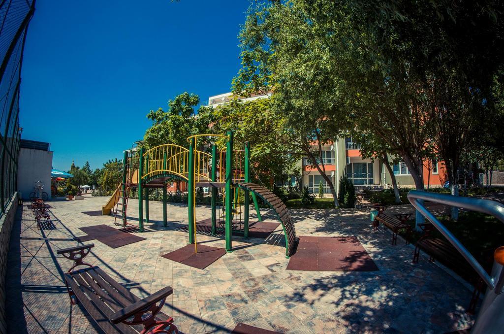 Gt Green Fort Beach Apartments Sunny Beach Eksteriør billede