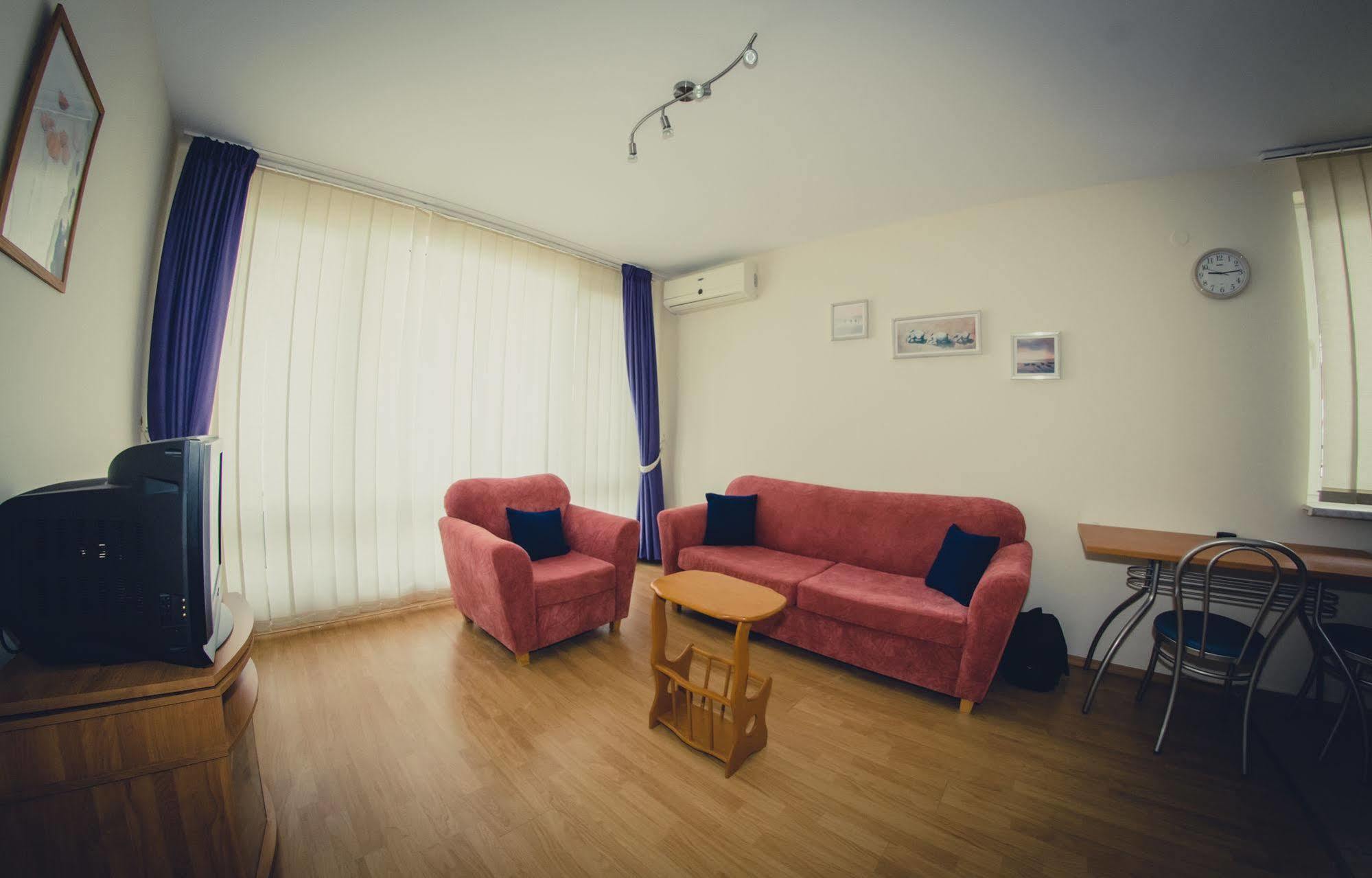 Gt Green Fort Beach Apartments Sunny Beach Eksteriør billede