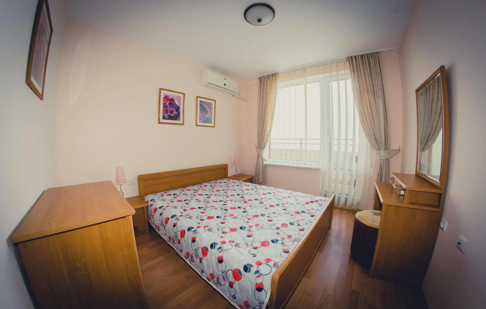 Gt Green Fort Beach Apartments Sunny Beach Eksteriør billede