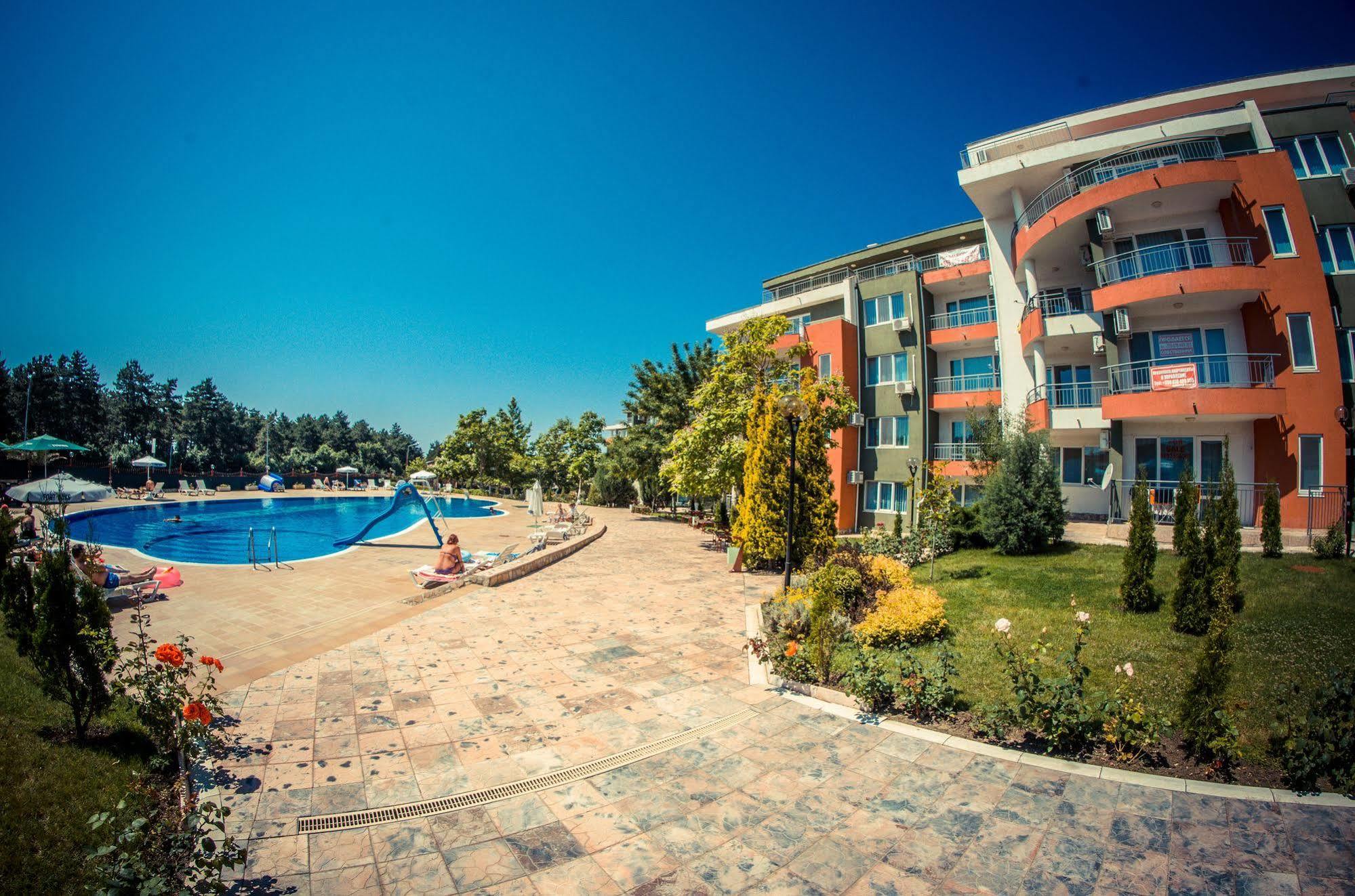 Gt Green Fort Beach Apartments Sunny Beach Eksteriør billede