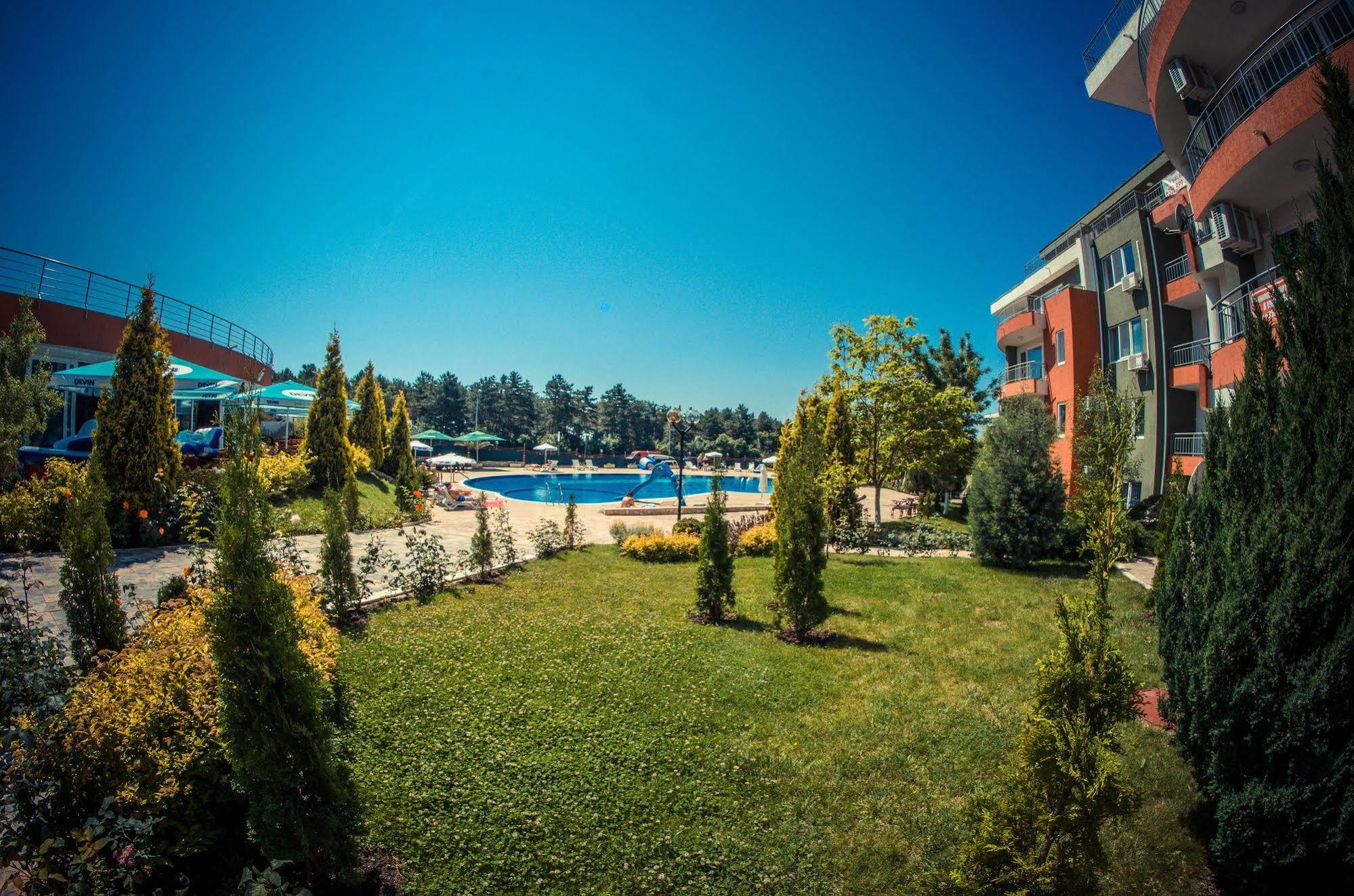 Gt Green Fort Beach Apartments Sunny Beach Eksteriør billede
