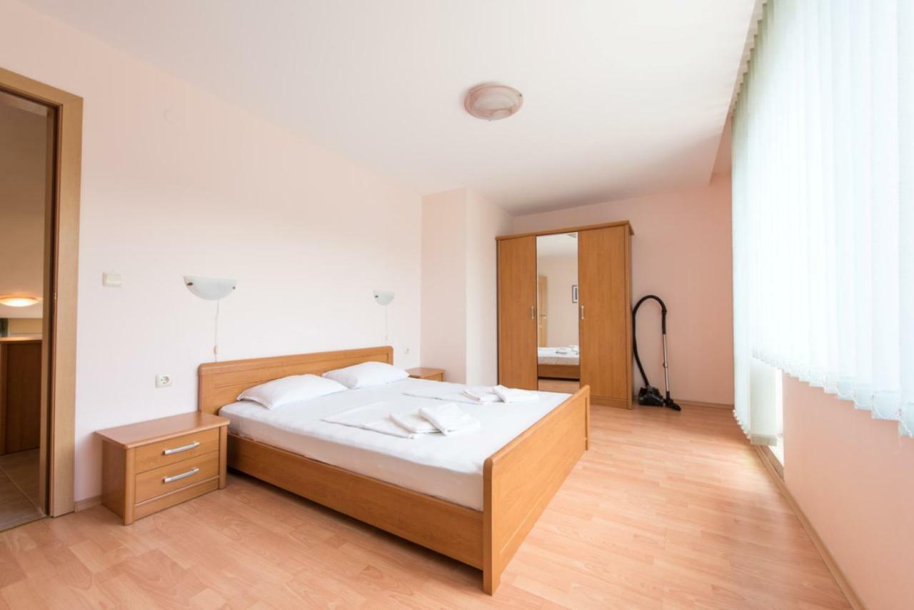 Gt Green Fort Beach Apartments Sunny Beach Eksteriør billede